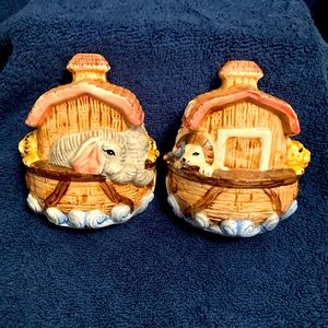 Noah’s Ark salt and pepper shaker set.